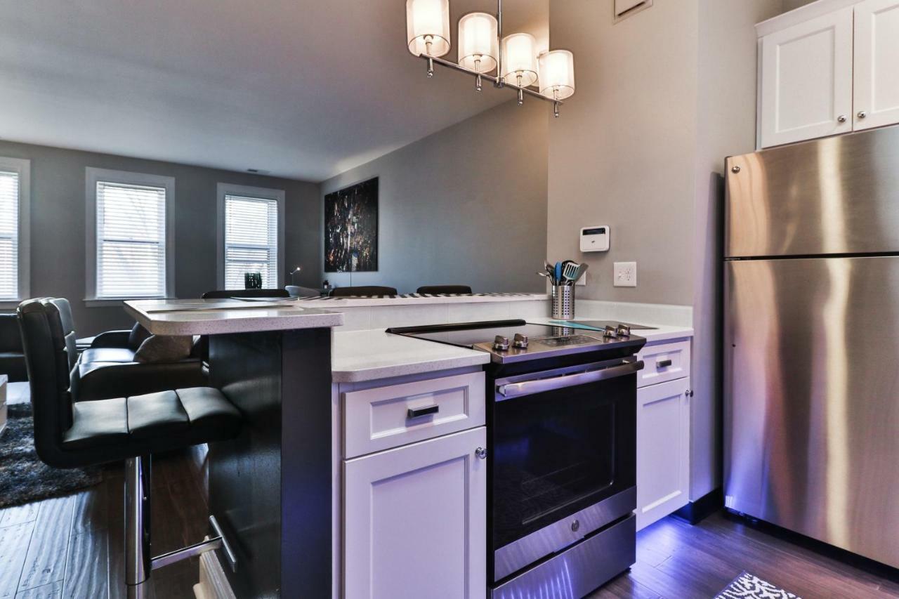 Luxury Apt W/ Spectrum Mood Lighting - Historic Cherokee Street Antique Row Maryland Heights Esterno foto