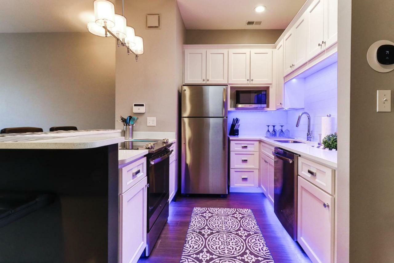 Luxury Apt W/ Spectrum Mood Lighting - Historic Cherokee Street Antique Row Maryland Heights Esterno foto